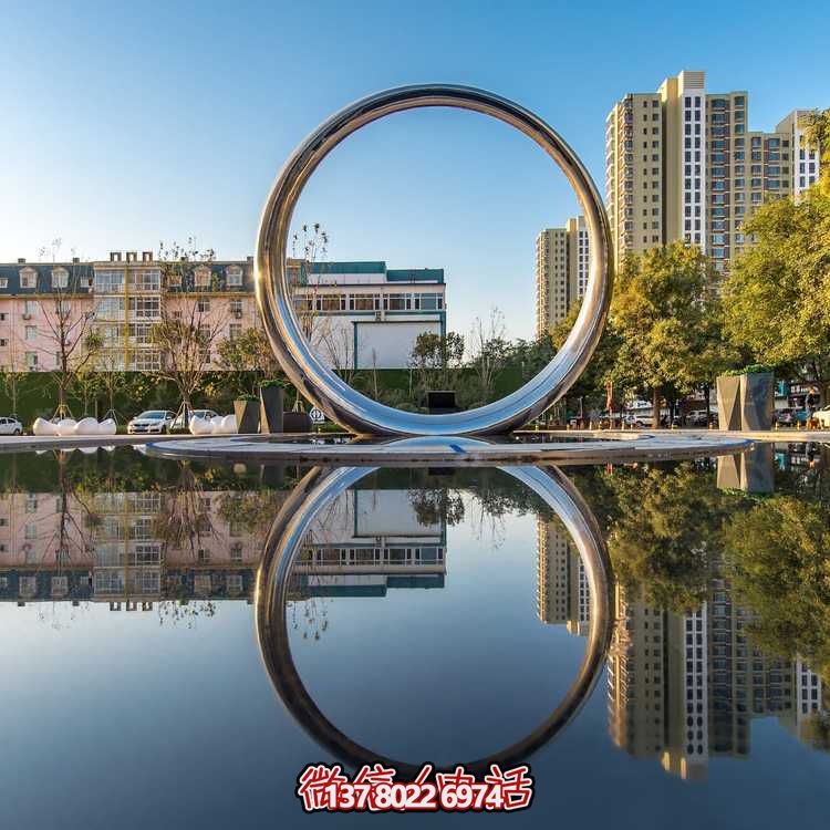 不銹鋼鏡面圓環雕塑戶外噴泉水景