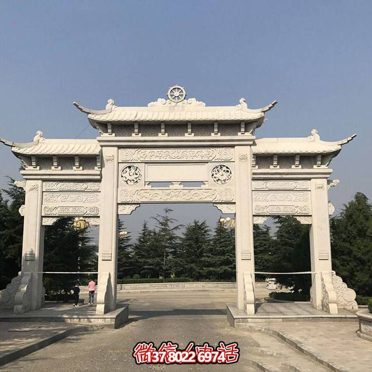 景區墓園入口擺放大理石雕刻仿古建筑三門石牌坊