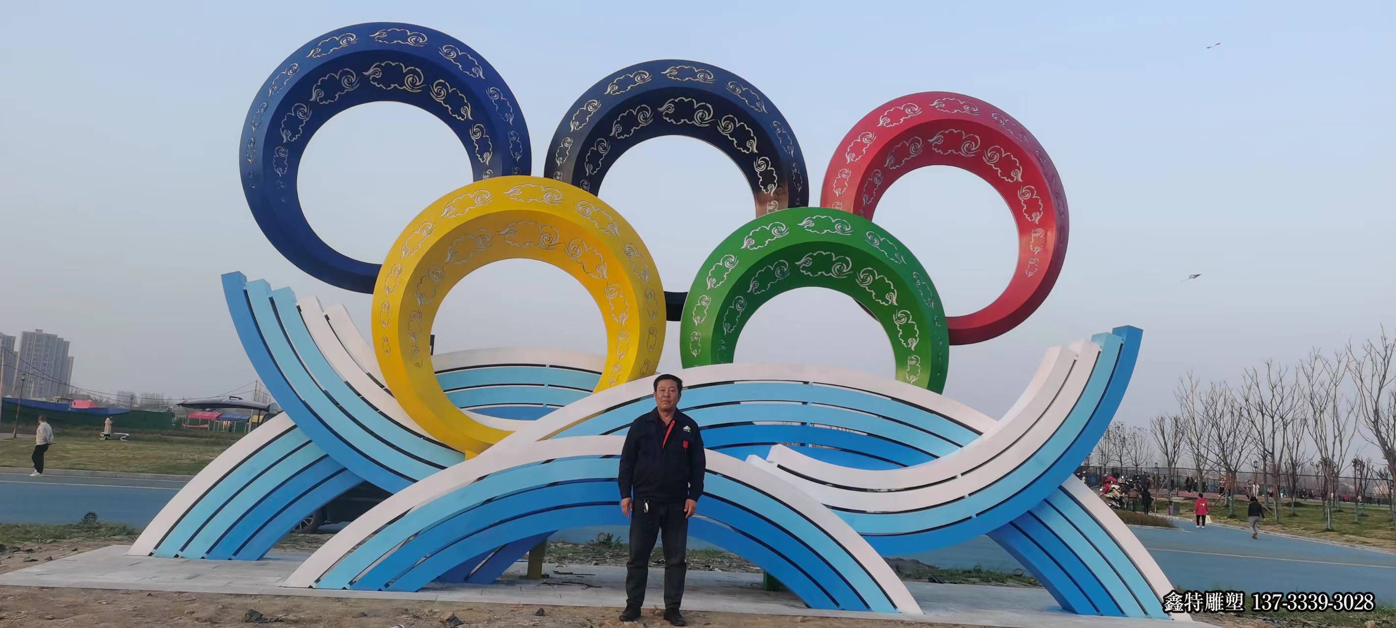 鏤空發光五環不銹鋼雕塑